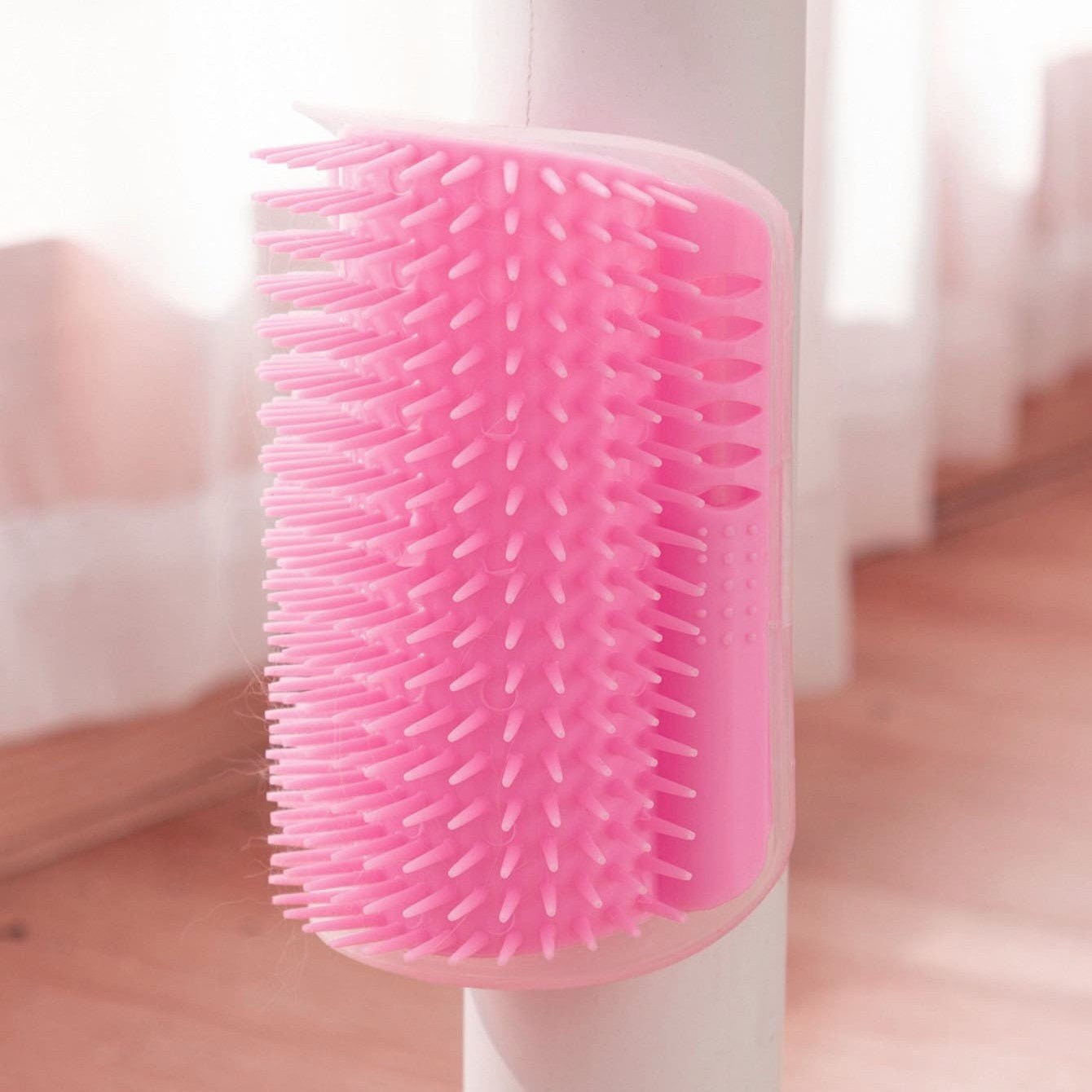 Grattoir Chat - PurrCornerGroomer™ - Rose - Besoin de chat